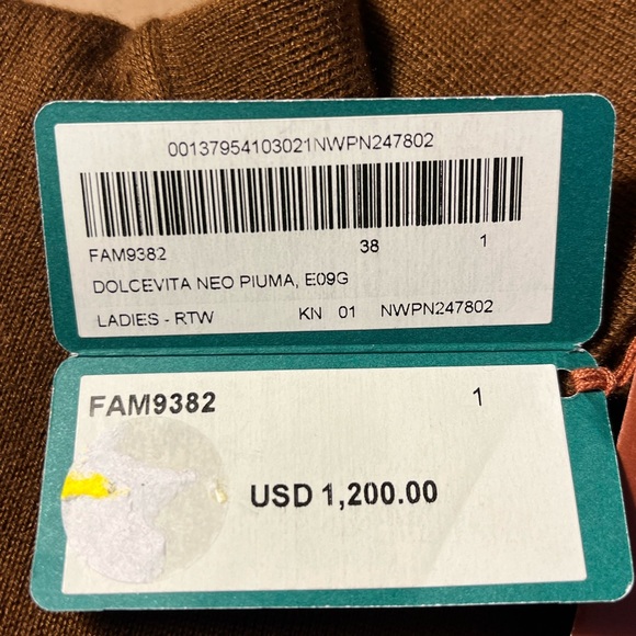 Authentic Loro Piana Neo Piuma Turtleneck size 38 - Picture 4 of 4